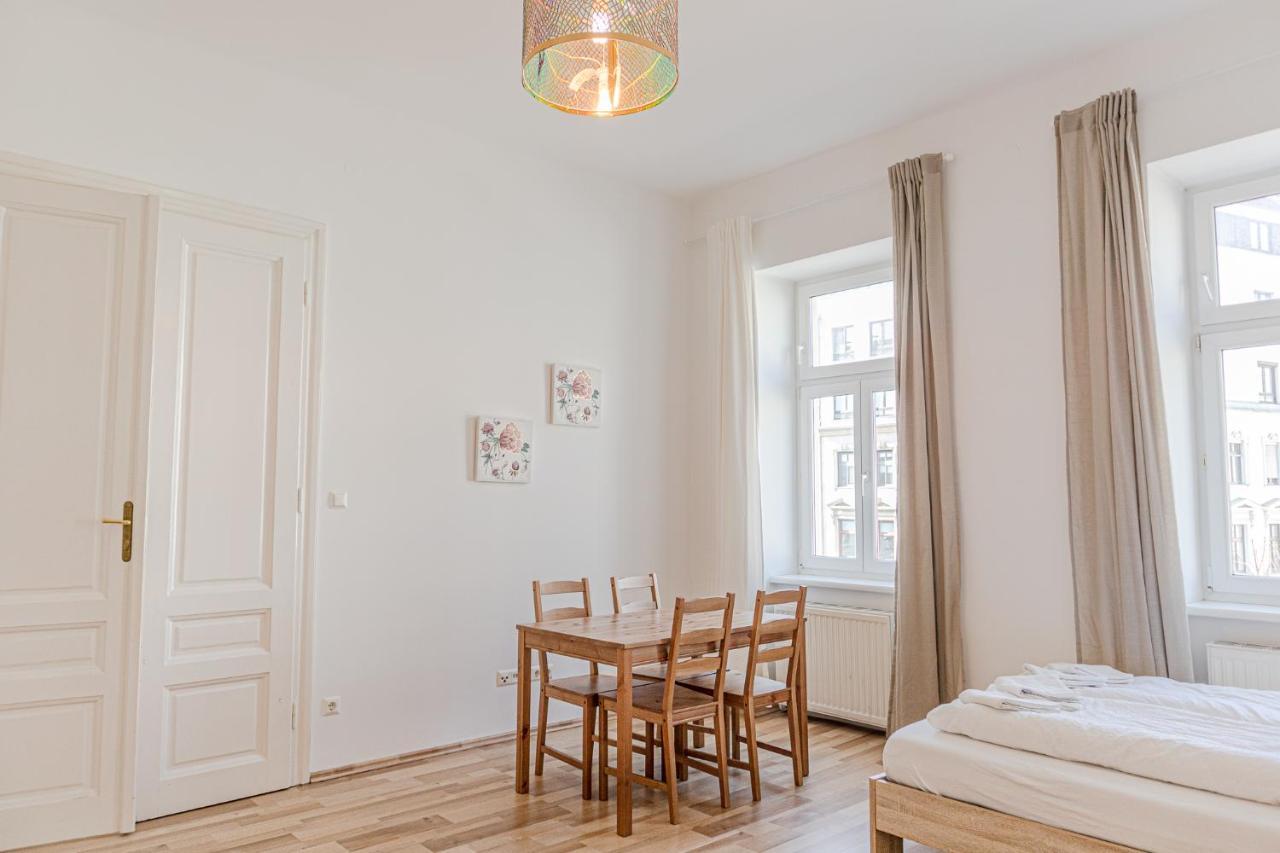 Special Vintage Viennese Apartment - 12Min F Downtown ภายนอก รูปภาพ